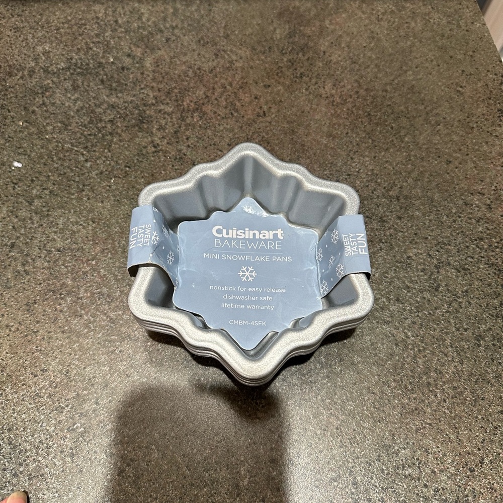 Cuisinart bakeware mini snowflakes pans